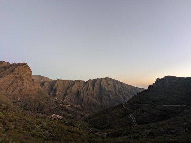 Tenerife Panorama manzarası, İspanya 'nın Kanarya Adaları' ndaki Tenerife Adası 'ndaki yürüyüş gezilerinden güzel doğa manzaralı dağlar.