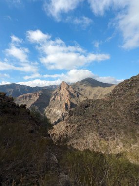 Tenerife Panorama manzarası, İspanya 'nın Kanarya Adaları' ndaki Tenerife Adası 'ndaki yürüyüş gezilerinden güzel doğa manzaralı dağlar.