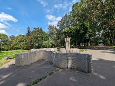 Küçük bir mimari sanatsal evin 3D baskılı beton duvarı. Dijital Sanatçılık Girişimi.