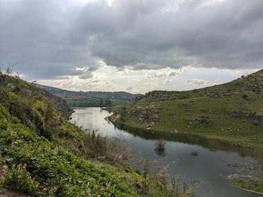 Wadi Zahar, Ürdün 'ün Irbid bölgesinde yer alan bir vadidir. Umm Qais 'den Ürdün yolunda yürümek, dağ manzarası