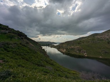 Wadi Zahar, Ürdün 'ün Irbid bölgesinde yer alan bir vadidir. Umm Qais 'den Ürdün yolunda yürümek, dağ manzarası