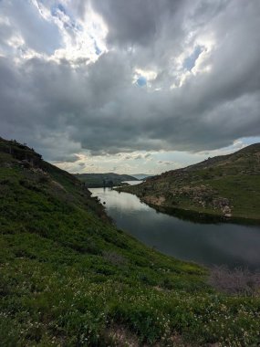 Wadi Zahar, Ürdün 'ün Irbid bölgesinde yer alan bir vadidir. Umm Qais 'den Ürdün yolunda yürümek, dağ manzarası