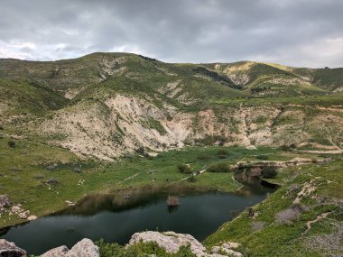 Wadi Zahar, Ürdün 'ün Irbid bölgesinde yer alan bir vadidir. Umm Qais 'den Ürdün yolunda yürümek, dağ manzarası