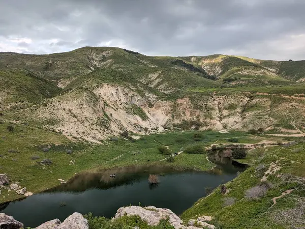 Wadi Zahar, Ürdün 'ün Irbid bölgesinde yer alan bir vadidir. Umm Qais 'den Ürdün yolunda yürümek, dağ manzarası