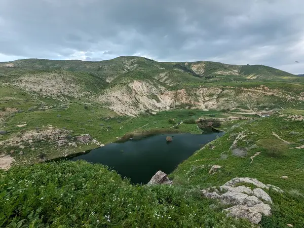 Wadi Zahar, Ürdün 'ün Irbid bölgesinde yer alan bir vadidir. Umm Qais 'den Ürdün yolunda yürümek, dağ manzarası