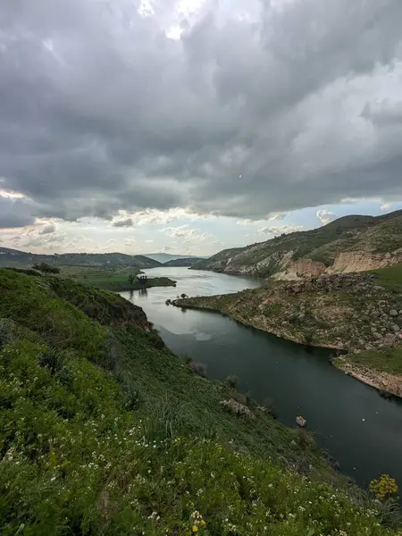 Wadi Zahar, Ürdün 'ün Irbid bölgesinde yer alan bir vadidir. Umm Qais 'den Ürdün yolunda yürümek, dağ manzarası