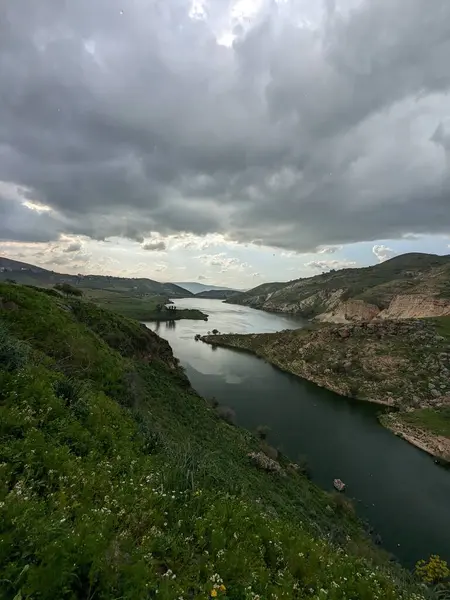 Wadi Zahar, Ürdün 'ün Irbid bölgesinde yer alan bir vadidir. Umm Qais 'den Ürdün yolunda yürümek, dağ manzarası