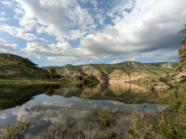 Wadi Zahar, Ürdün 'ün Irbid bölgesinde yer alan bir vadidir. Umm Qais 'den Ürdün yolunda yürümek, dağ manzarası