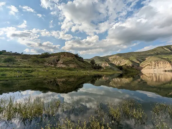 Wadi Zahar, Ürdün 'ün Irbid bölgesinde yer alan bir vadidir. Umm Qais 'den Ürdün yolunda yürümek, dağ manzarası