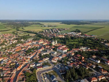 Jaromerice Nad Rokytnou büyük barok şatosu hava manzaralı tarihi kasaba