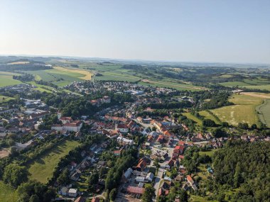 Brtnice kasabası ve Vysocina bölgesindeki tarihi kale panoraması, Bohemya Çek Cumhuriyeti