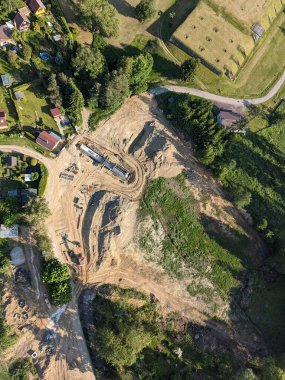 Vysocina bölgesindeki Jihlava yakınlarındaki karayolu inşaatı projesi yukarıdan fotoğraflandı