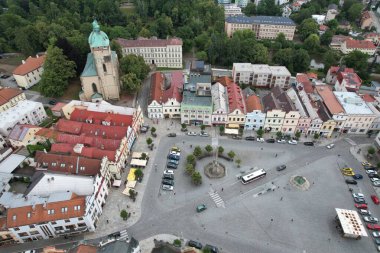 Vysocina bölgesindeki tarihi şehir meydanının Havlickuv Brod şehir manzarası, Bohemya Çek Cumhuriyeti