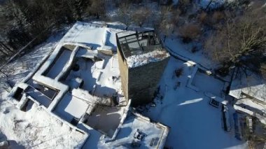 Humpolec yakınlarındaki Orlik Şatosu karlı kış panoramalarında yakalandı.