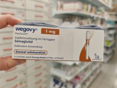 Prag, Çek Cumhuriyeti-8 Temmuz 2025: Obezite ve kilo kaybı tedavisinde kullanılan NOVO NORDISK tarafından Wegovy semaglutide enjeksiyon kalemi