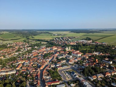 Jaromerice Nad Rokytnou büyük barok şatosu hava manzaralı tarihi kasaba