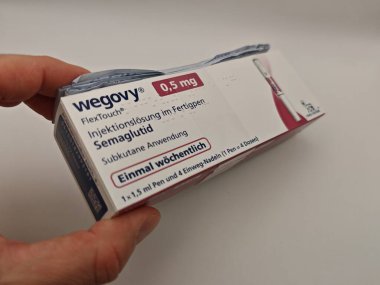 Prag, Çek Cumhuriyeti-8 Temmuz 2025: Obezite ve kilo kaybı tedavisinde kullanılan NOVO NORDISK tarafından Wegovy semaglutide enjeksiyon kalemi