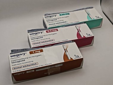 Prag, Çek Cumhuriyeti-8 Temmuz 2025: Obezite ve kilo kaybı tedavisinde kullanılan NOVO NORDISK tarafından Wegovy semaglutide enjeksiyon kalemi