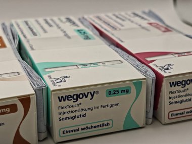 Prag, Çek Cumhuriyeti-8 Temmuz 2025: Obezite ve kilo kaybı tedavisinde kullanılan NOVO NORDISK tarafından Wegovy semaglutide enjeksiyon kalemi