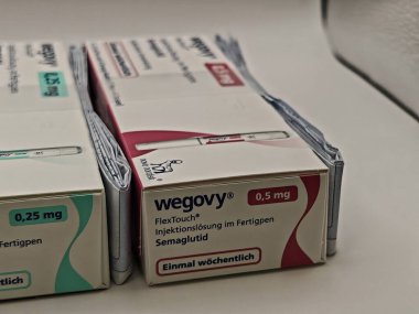 Prag, Çek Cumhuriyeti-8 Temmuz 2025: Obezite ve kilo kaybı tedavisinde kullanılan NOVO NORDISK tarafından Wegovy semaglutide enjeksiyon kalemi