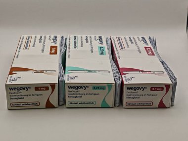 Prag, Çek Cumhuriyeti-8 Temmuz 2025: Obezite ve kilo kaybı tedavisinde kullanılan NOVO NORDISK tarafından Wegovy semaglutide enjeksiyon kalemi