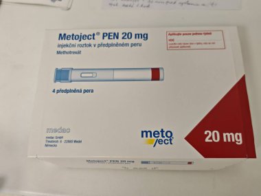 Prag, Çek Cumhuriyeti-6 Mayıs 2025: MEDAC tarafından önceden doldurulmuş romatizma tedavisi için otomatik enjektör