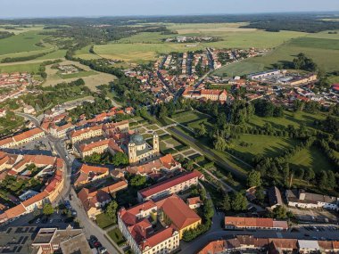 Jaromerice nad Rokytnou Kalesi ve Vysocina 'daki Şato Bahçesi Havalimanı manzarası