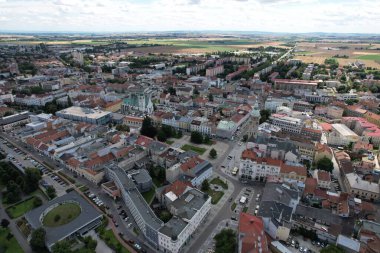 Prostejov eski şehir tarihi şehir merkezi havadan panoramik manzara Moravya Çek Cumhuriyeti