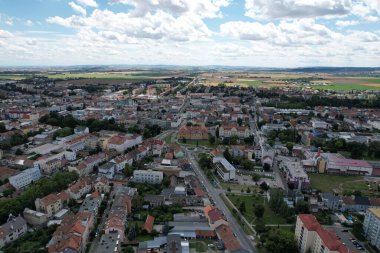 Prostejov eski şehir tarihi şehir merkezi havadan panoramik manzara Moravya Çek Cumhuriyeti
