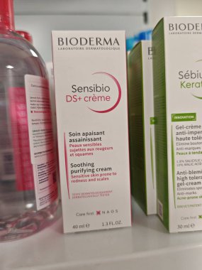 Prag, Çek Cumhuriyeti-6 Mayıs 2025: BIODERMA cilt tedavisi için kullanılan kozmetik
