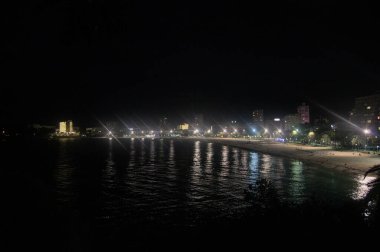 Magaluf 'un enerjisini hisset. Göz kamaştırıcı sahillerinden, canlı gece yaşamına kadar bu Akdeniz mücevherinin özünü keşfedin..