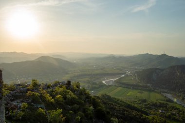 Dağların denizle buluştuğu esrarengiz Arnavutluk.