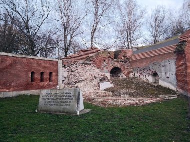 Zamosc 'ta Rotunda, askeri mezarlık ve Nazi zulmünün anıtı. Nisan 2023 Polonya