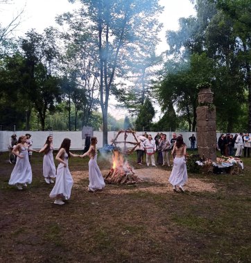 Krasnystaw 'da Palinocka Krasnystaw Halk Merkezi tarafından düzenlenen geleneksel Kupala gecesi kutlamaları. 17 Haziran 2023