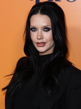 Amerikalı video blogcu, model ve aktris Amanda Steele, 25 Ekim 2022 'de Beverly Hills, Los Angeles, Kaliforniya, ABD' de düzenlenen Veuve Clicquot 250. Yıldönümü Solaire Kültür Sergisi açılışına geldi..