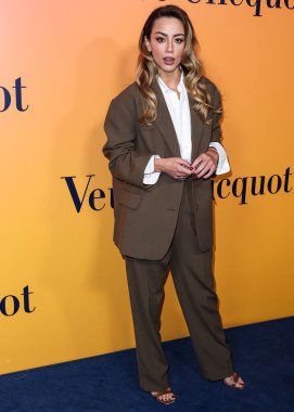 Amerikalı aktris ve şarkıcı Chloe Bennet, 25 Ekim 2022 'de Beverly Hills, Los Angeles, Kaliforniya, ABD' de düzenlenen 468 North Rodeo Drive 'daki Veuve Clicquot 250. Yıldönümü Kültür Sergisi' ne geldi..