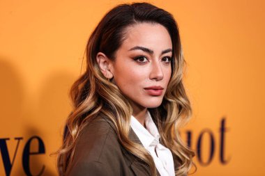 Amerikalı aktris ve şarkıcı Chloe Bennet, 25 Ekim 2022 'de Beverly Hills, Los Angeles, Kaliforniya, ABD' de düzenlenen 468 North Rodeo Drive 'daki Veuve Clicquot 250. Yıldönümü Kültür Sergisi' ne geldi..