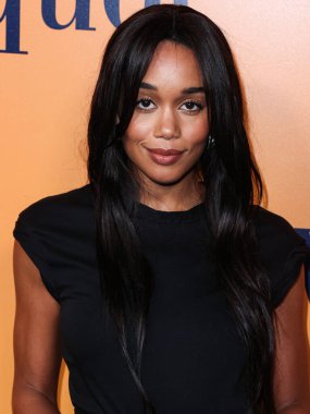 Amerikalı aktris ve model Laura Harrier, 25 Ekim 2022 'de Beverly Hills, Los Angeles, Kaliforniya, ABD' de düzenlenen 468 North Rodeo Drive 'daki Veuve Clicquot 250. Yıldönümü Kültür Sergisi' ne geldi.. 