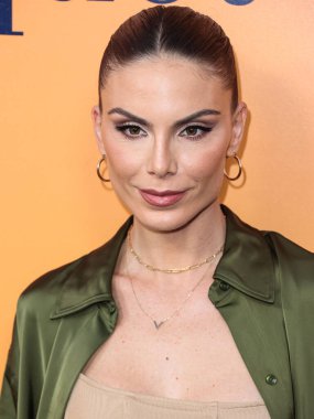 Sırp aktris Nina Senicar, 25 Ekim 2022 'de Beverly Hills, Los Angeles, Kaliforniya, ABD' de düzenlenen 468 North Rodeo Drive 'daki Veuve Clicquot 250. Yıldönümü Solaire Kültür Sergisi' ne geldi.. 