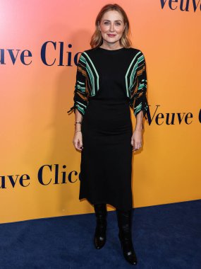 Amerikalı aktris Sasha Alexander, 25 Ekim 2022 'de Beverly Hills, Los Angeles, Kaliforniya, ABD' de düzenlenen 468 North Rodeo Drive 'daki Veuve Clicquot 250. Yıldönümü Kültür Sergisi' ne geldi..