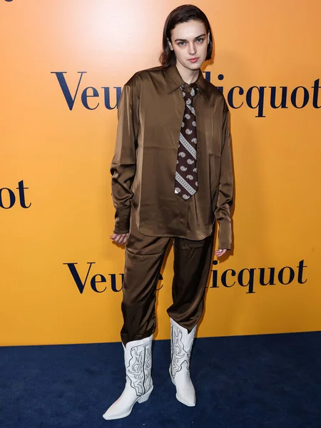 Αμερικανίδα Ηθοποιός Ava Capri Φτάνει Στο Veuve Clicquot 250Th Anniversary — Φωτογραφία Αρχείου