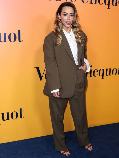 Αμερικανίδα Ηθοποιός Και Τραγουδίστρια Chloe Bennet Φτάνει Στο Veuve Clicquot — Φωτογραφία Αρχείου