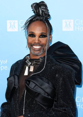 Amerikalı aktör Billy Porter, 27 Ekim 2022 'de Batı Hollywood, Los Angeles, Kaliforniya' da düzenlenen Pasifik Tasarım Merkezi 'nde düzenlenen Umut Şehri 2022 Yaşam Ruhu galasına geldi.. 