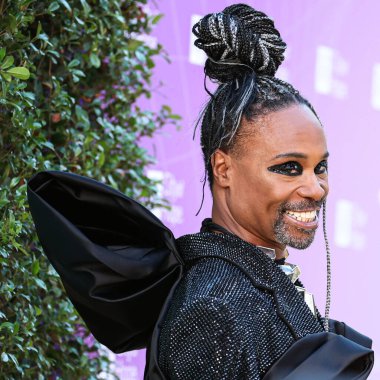 Amerikalı aktör Billy Porter, 27 Ekim 2022 'de Batı Hollywood, Los Angeles, Kaliforniya' da düzenlenen Pasifik Tasarım Merkezi 'nde düzenlenen Umut Şehri 2022 Yaşam Ruhu galasına geldi.. 