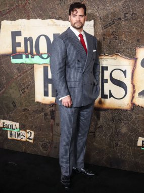 İngiliz aktör Henry Cavill, Netflix 'in' Enola Holmes 2 'adlı filminin dünya prömiyerine 27 Ekim 2022' de Manhattan, New York, ABD 'deki The Paris Theater' da geldi.. 