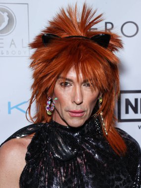 Amerikalı medya girişimcisi ve ünlü moda tasarımcısı Derek Warburton, 28 Ekim 2022 'de Beverly Hills, Los Angeles, Kaliforniya' da düzenlenen SLS Hotel Beverly Hills 'de düzenlenen Boo2Zorbalık' ın 4.