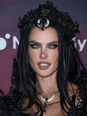 Brezilyalı model Alessandra Ambrosio Darren Dzienciol 'un CARN' ına ulaştı * Alessandra Ambrosio 'nun ev sahipliği yaptığı EVIL Cadılar Bayramı Partisi 29 Ekim 2022 tarihinde Bel Air, Los Angeles, Kaliforniya, ABD' de özel bir konutta düzenlendi.. 