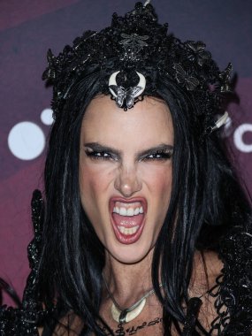 Brezilyalı model Alessandra Ambrosio Darren Dzienciol 'un CARN' ına ulaştı * Alessandra Ambrosio 'nun ev sahipliği yaptığı EVIL Cadılar Bayramı Partisi 29 Ekim 2022 tarihinde Bel Air, Los Angeles, Kaliforniya, ABD' de özel bir konutta düzenlendi.. 
