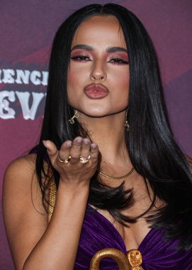 Amerikalı şarkıcı Becky G (Rebbeca Marie Gomez) Darren Dzienciol 'un CARN' ına geldi * Alessandra Ambrosio 'nun ev sahipliği yaptığı EVIL Cadılar Bayramı Partisi 29 Ekim 2022 tarihinde Bel Air, Los Angeles, Kaliforniya, ABD' de özel bir konutta gerçekleşti.. 