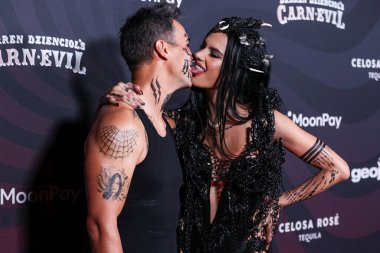 Richard Lee ve kız arkadaşı / Brezilyalı model Alessandra Ambrosio Darren Dzienciol 'un CARN' ına geldiler * EVIL Cadılar Bayramı Partisi Alessandra Ambrosio 'nun ev sahipliğinde 29 Ekim 2022 tarihinde Bel Air, Los Angeles, Kaliforniya, ABD' de özel bir konutta düzenlendi.. 